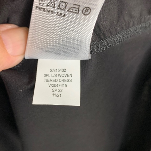 Gap Maternity‎ Tiered Dress in Black - Picture 6 of 6